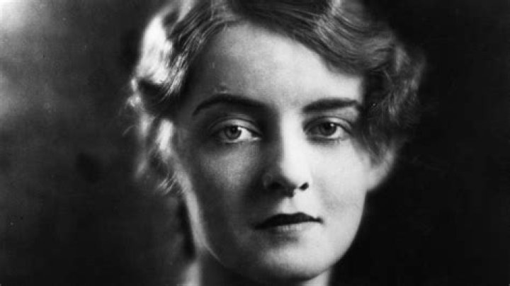 Bette Davis Height, Weight, Net Worth, Age, Birthday, Wikipedia, Who, Nationality, Biography