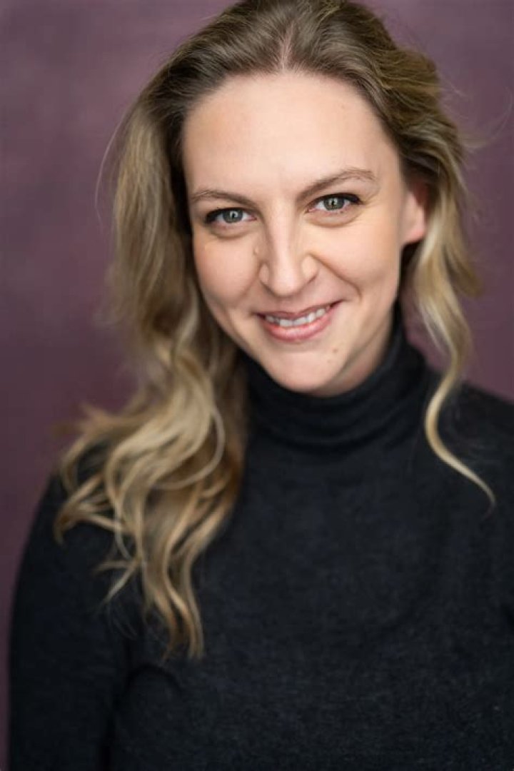 Caitlin Innes Edwards Height, Weight, Net Worth, Age, Birthday, Wikipedia, Who, Instagram, Biography