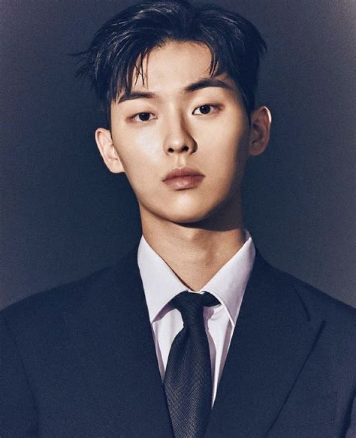 Choi Hyun-wook Height, Weight, Net Worth, Age, Birthday, Wikipedia, Who, Instagram, Biography