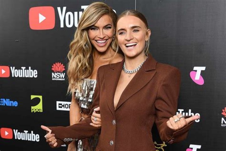 
Chrishell Stause Reveals She Wore a Disguise to Go Undetected in the Crowd at Partner G Flip’s Concert 