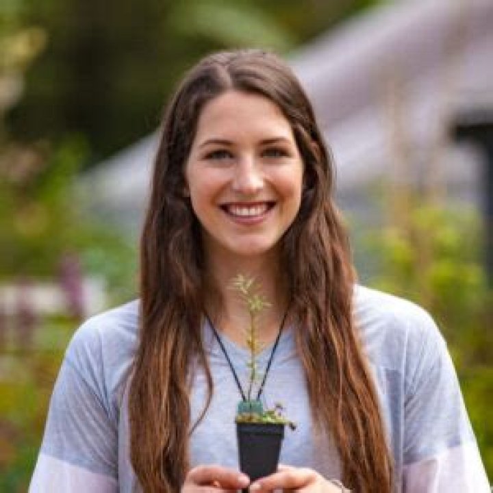 Eliza McCartney Height, Weight, Net Worth, Age, Birthday, Wikipedia, Who, Instagram, Biography