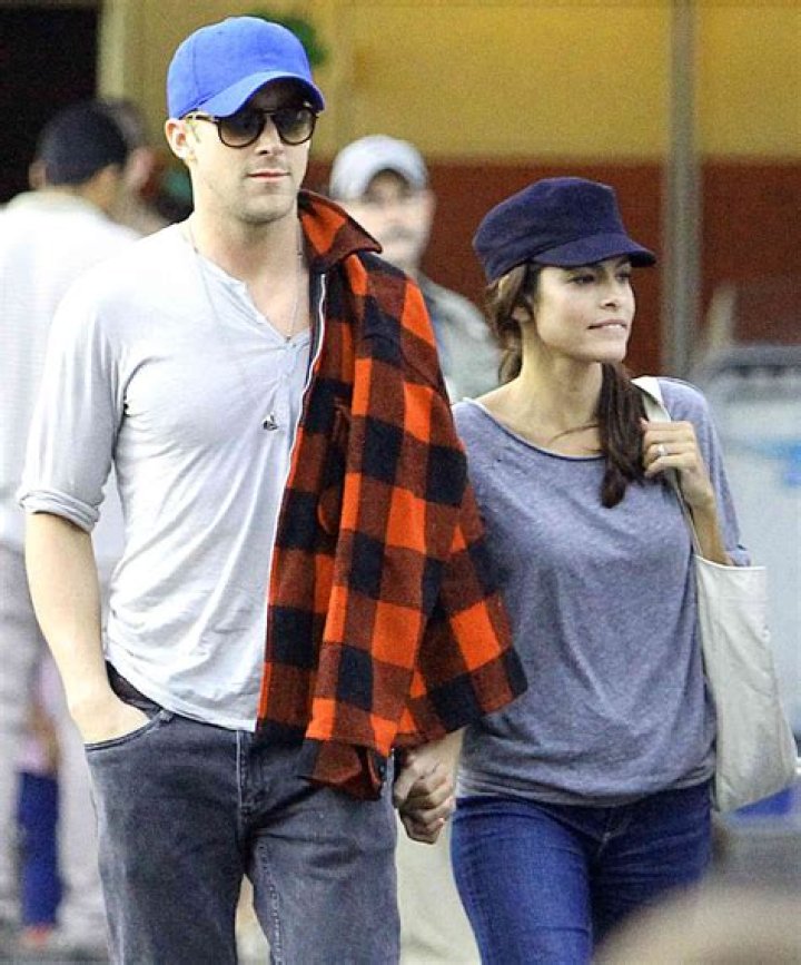 
How did Ryan Gosling and Eva Mendes meet? 
