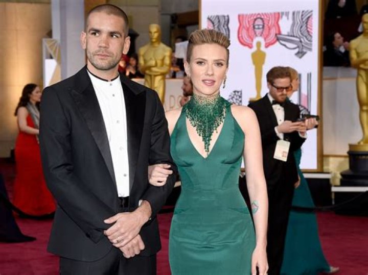 
Is Grace Van Dien Related To Scarlett Johansson? Family Links Explained 