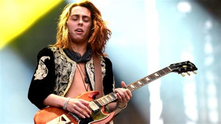 Jake Kiszka Height, Weight, Net Worth, Age, Birthday, Wikipedia, Who, Nationality, Biography