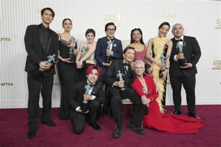 
Jessica Chastain Trips on Stage at the 2023 SAG Awards 