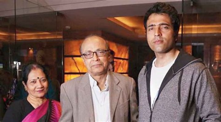 
Love Is Blind: Abhishek Chatterjee Parents, Mom Sita Chatterjee Supports Deepti Vempati 
