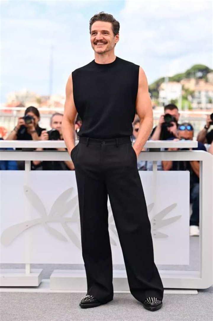 Pedro Pascal Height, Weight, Net Worth, Age, Birthday, Wikipedia, Who, Nationality, Biography