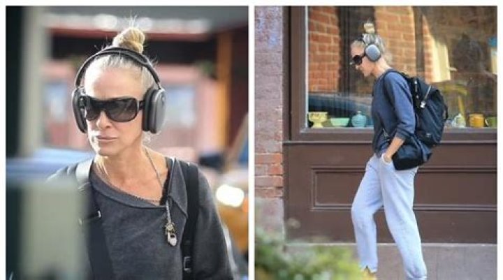 
Sarah Jessica Parker appears downcast after stepfather’s death 