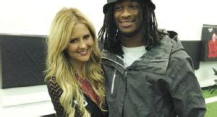 
Todd Gurley is not Married to Wife: Dating Girlfriend: Olivia Davison 