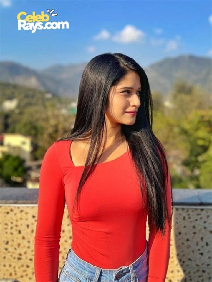 Utkarsha Raturi Height, Weight, Net Worth, Age, Birthday, Wikipedia, Who, Nationality, Biography