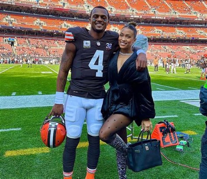Who Is Jasmine Thomas? Meet Deshaun Thomas Wife And Son